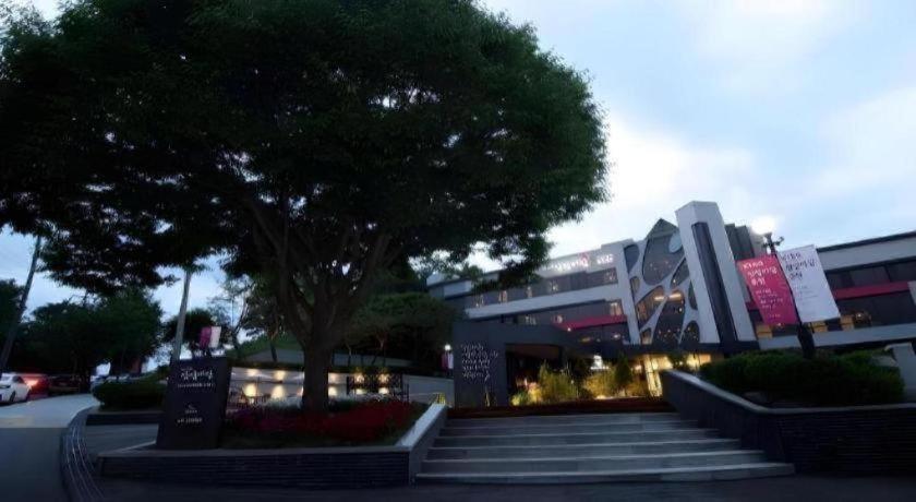 Hotel Kt&g Sangsangmadang Chuncheon